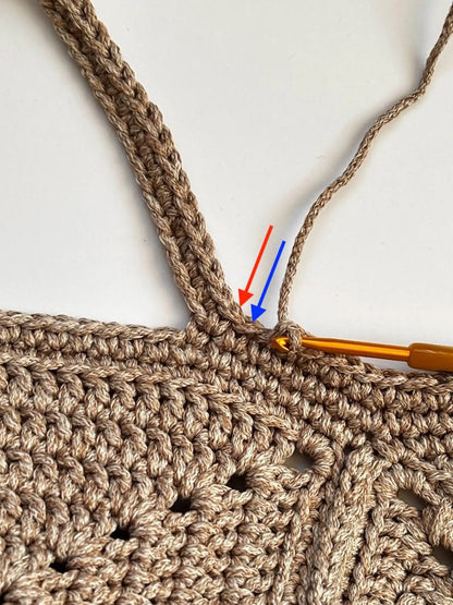 Granny Five Tote Häkelanleitung – Geräumige Granny-Square-Tasche als PDF