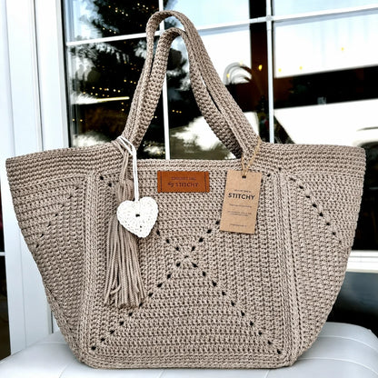 Granny Five Tote Häkelanleitung – Geräumige Granny-Square-Tasche als PDF