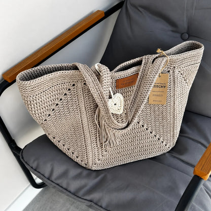 Granny Five Tote Häkelanleitung – Geräumige Granny-Square-Tasche als PDF