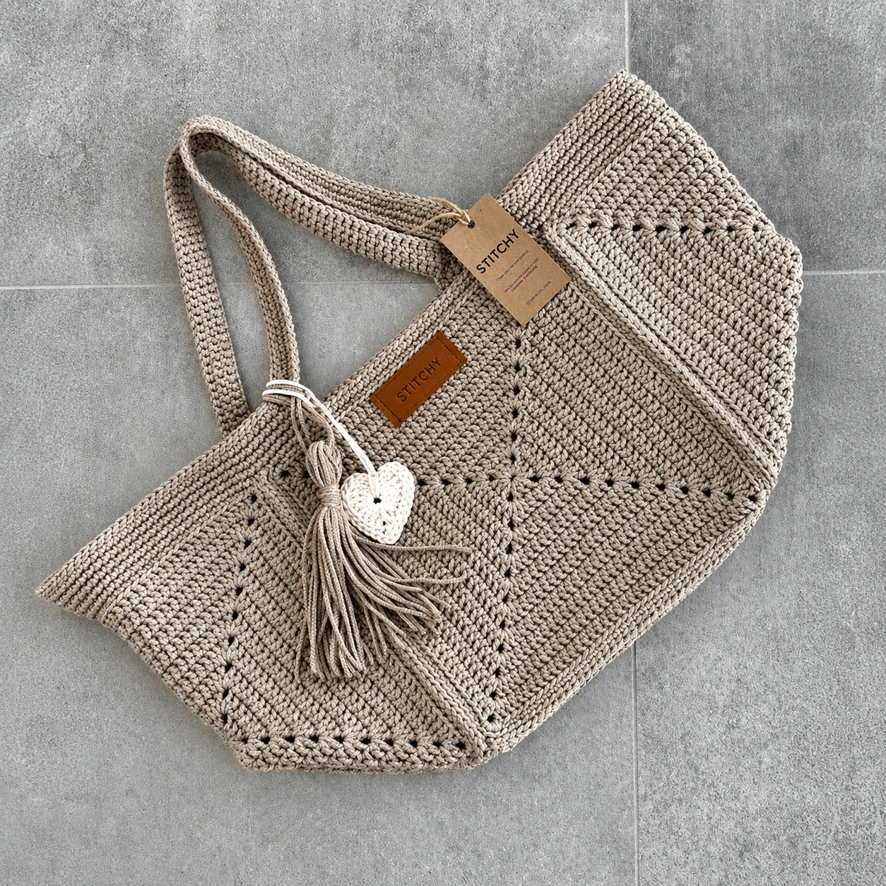 Granny Five Tote Häkelanleitung – Geräumige Granny-Square-Tasche als PDF