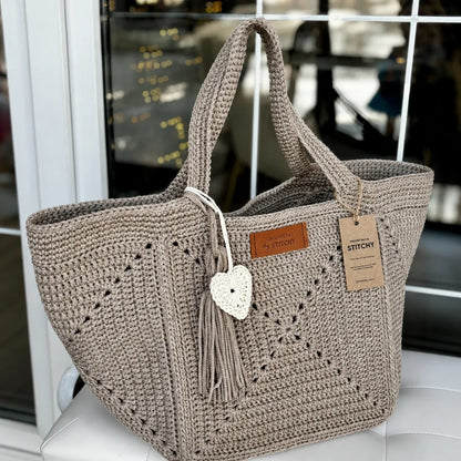 Granny Five Tote Häkelanleitung – Geräumige Granny-Square-Tasche als PDF