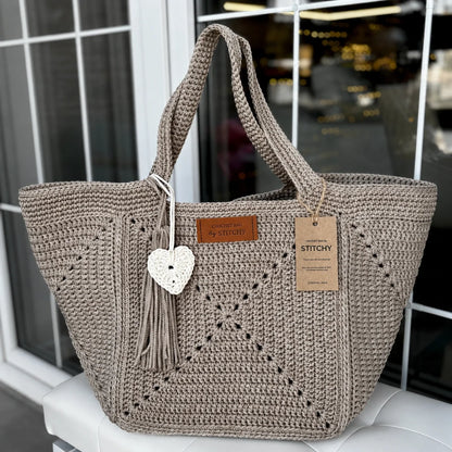 Granny Five Tote Häkelanleitung – Geräumige Granny-Square-Tasche als PDF