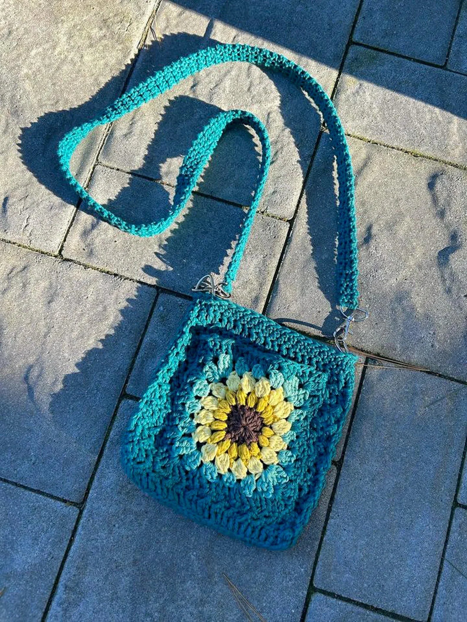 Sonnenblumen Granny Square Tasche – Digitale PDF-Häkelanleitung für Crossbody Bag