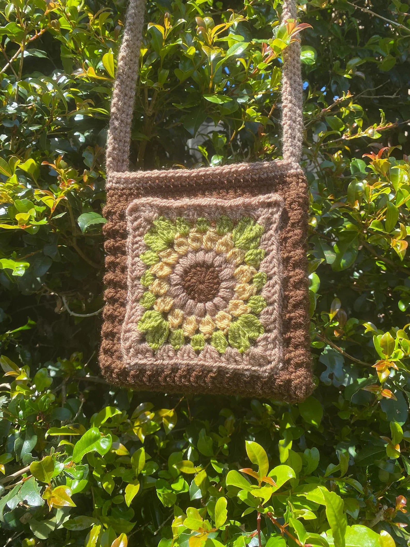 Sonnenblumen Granny Square Tasche – Digitale PDF-Häkelanleitung für Crossbody Bag