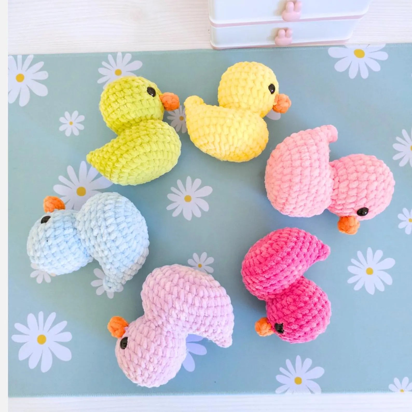 Gummi-Enten Häkelanleitung PDF – Süße No-Sew Amigurumi Enten zum Selberhäkeln